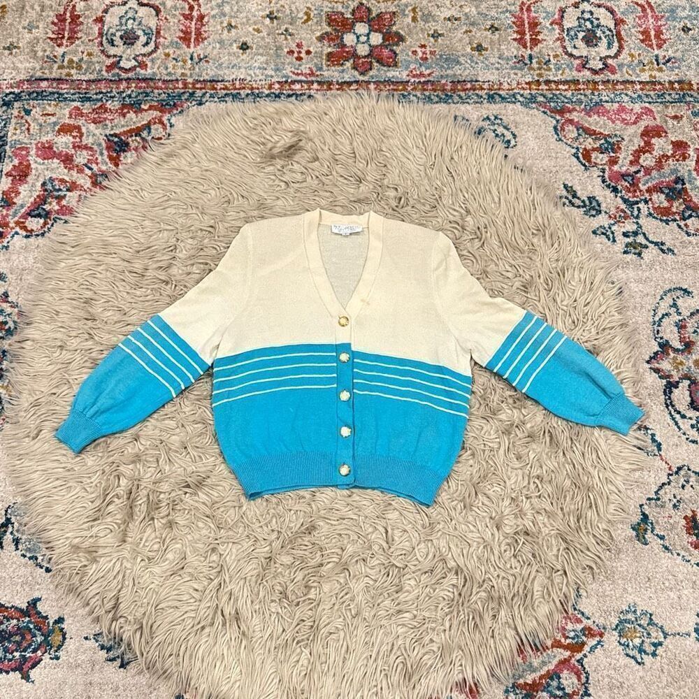 Vintage St. John Sportswear sweater small damaged